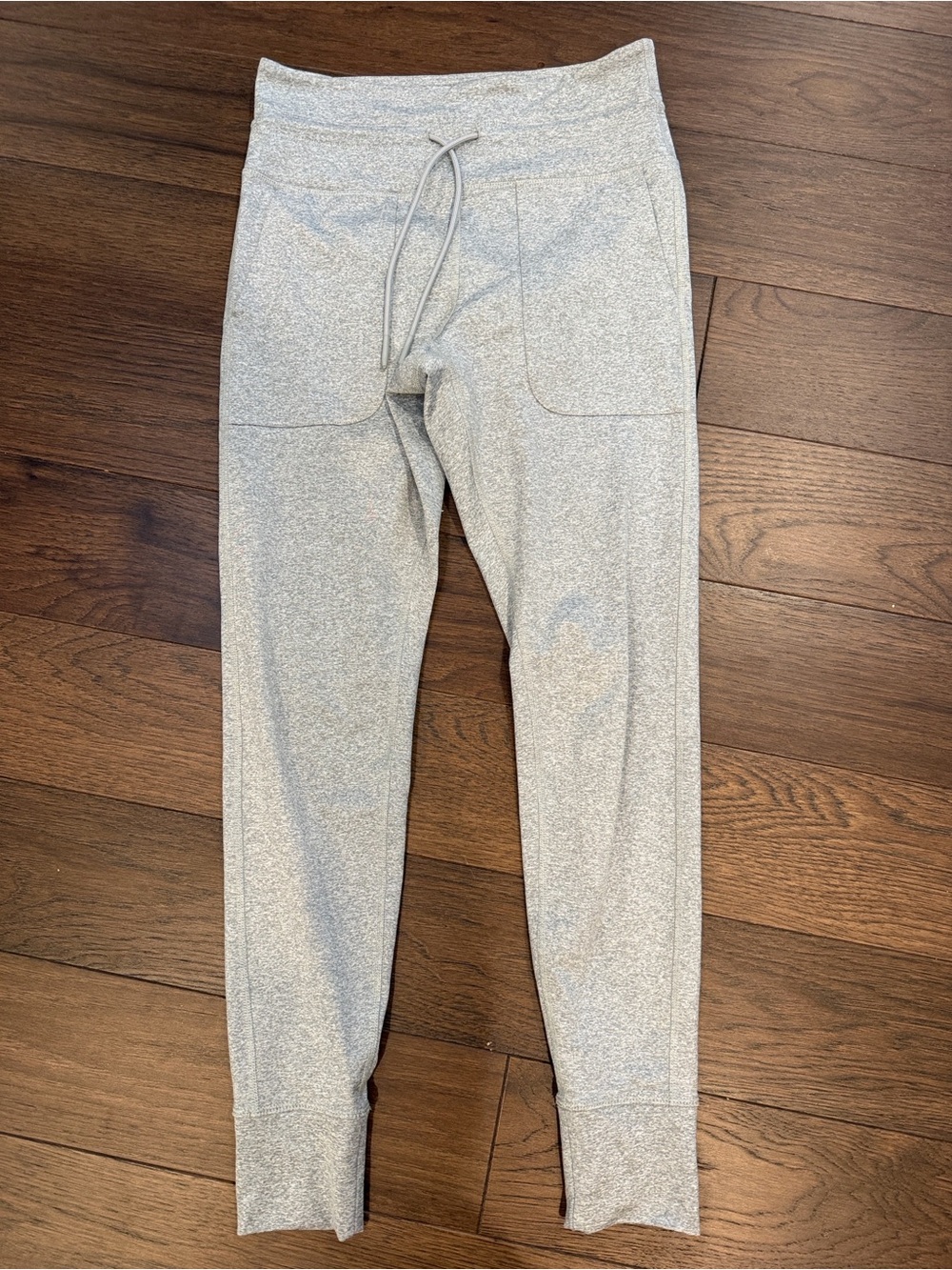 Old Navy Comfy Cloud Drawstring Jogger in Light Gray Size Small - C46-014